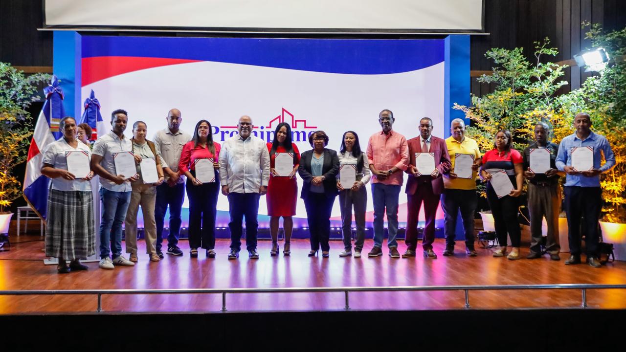 Entrega De Credito En Barahona